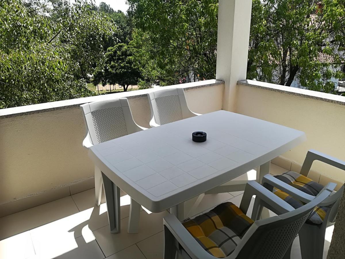 Apartments Sandra โปเรช ภายนอก รูปภาพ