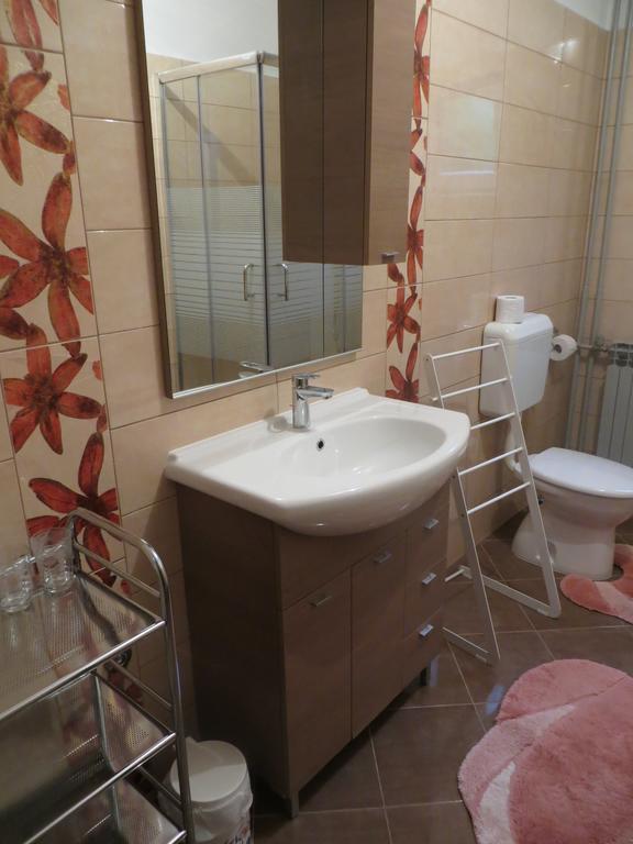 Apartments Sandra โปเรช ภายนอก รูปภาพ